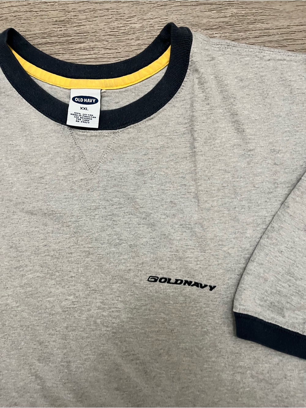 Y2K Vintage Old Navy Heather Gray Tee with Navy Trim and Yellow Neckline XXL